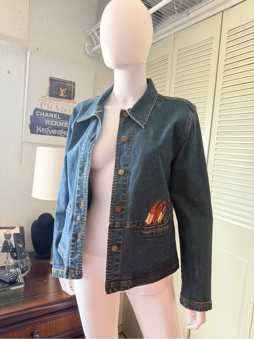 Jane Seymour denim jacket size M